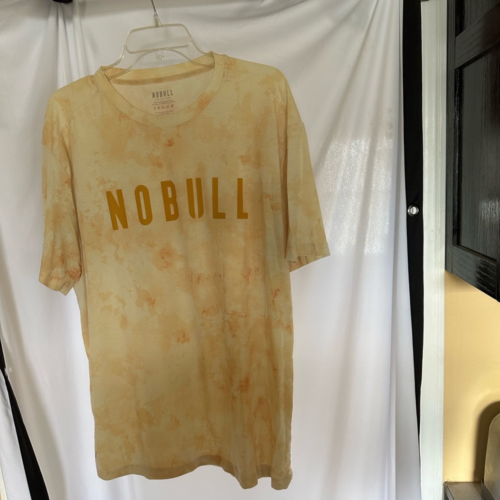 Mens NOBULL crew tie die t-shirt.